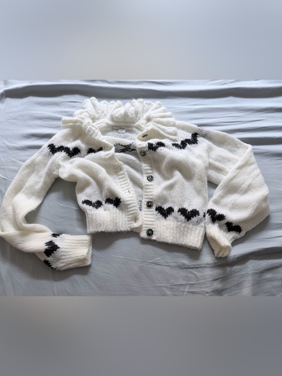 Kimchi Blue Sweaters - Kimchi Blue White Cardigan with Black Heart Chevron Accents
